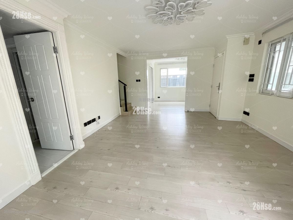 Fairview Park Sell 3 Bedrooms , 2 Bathrooms 1,035 ft²