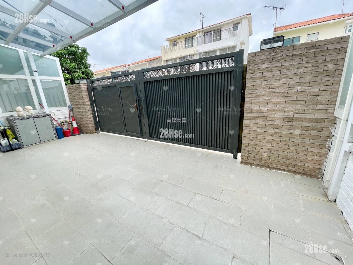 Fairview Park Sell 3 Bedrooms , 2 Bathrooms 1,035 ft²