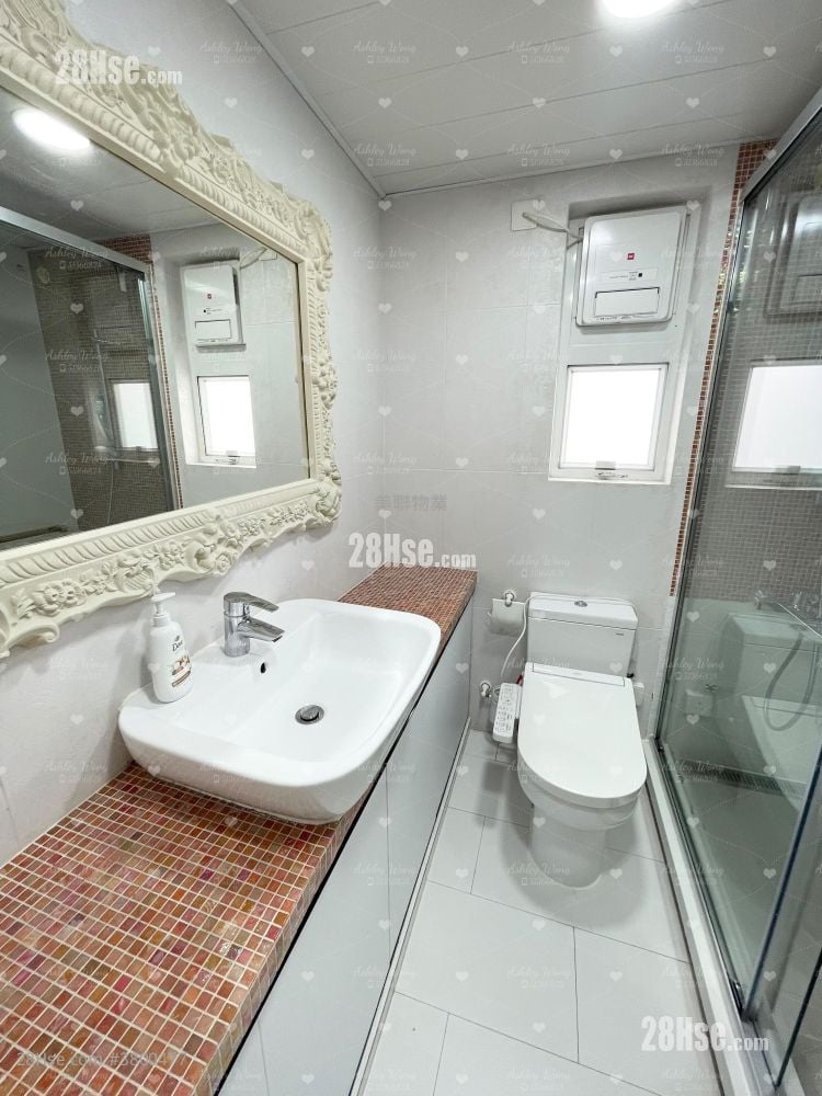 Fairview Park Sell 3 Bedrooms , 2 Bathrooms 1,035 ft²