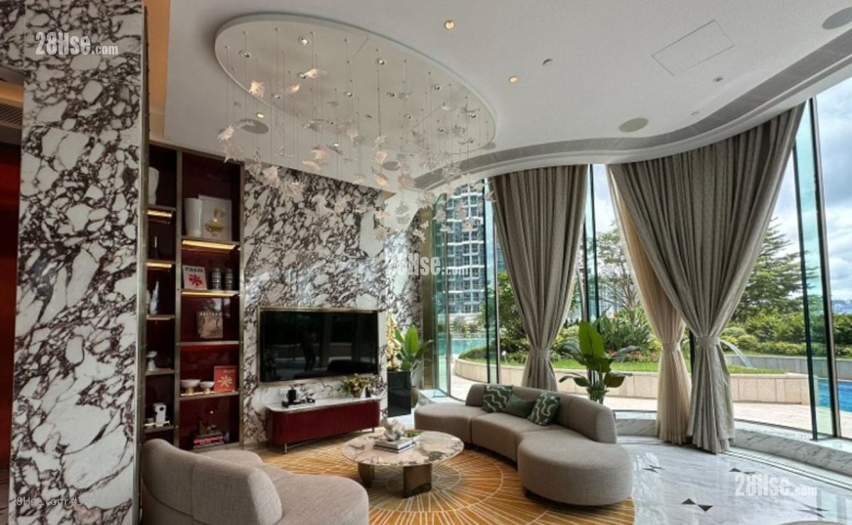 Grand Victoria Rental 1 Bathroom 278 ft²