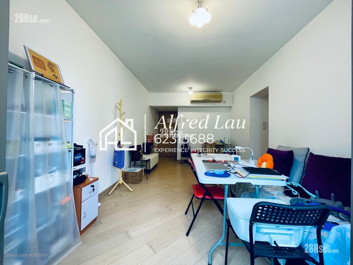 Macpherson Place Sell 2 Bedrooms , 1 Bathroom 555 ft²