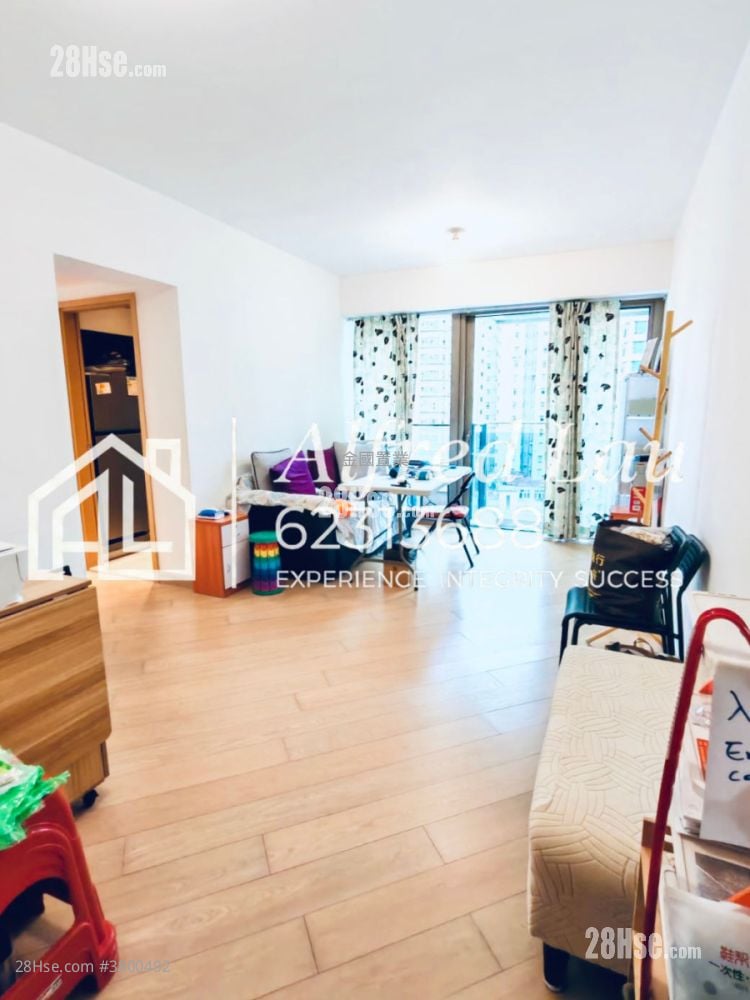 Macpherson Place Sell 2 Bedrooms , 1 Bathroom 555 ft²