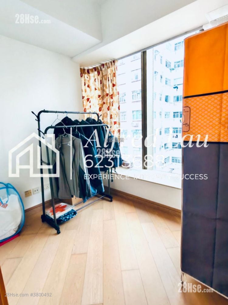 Macpherson Place Sell 2 Bedrooms , 1 Bathroom 555 ft²