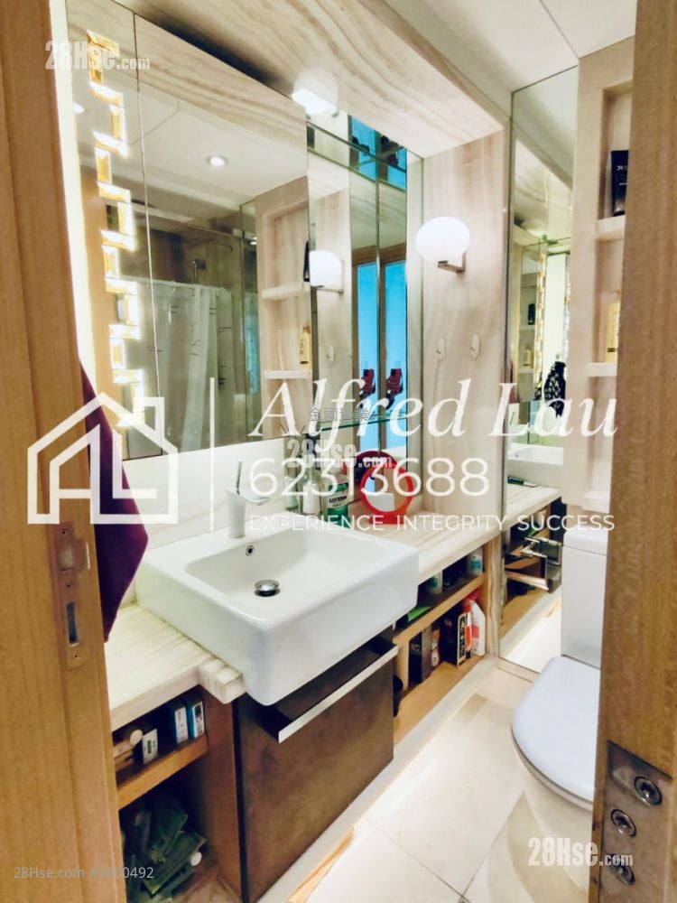 Macpherson Place Sell 2 Bedrooms , 1 Bathroom 555 ft²