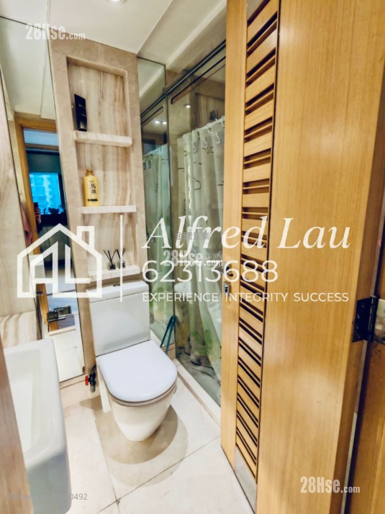 Macpherson Place Sell 2 Bedrooms , 1 Bathroom 555 ft²