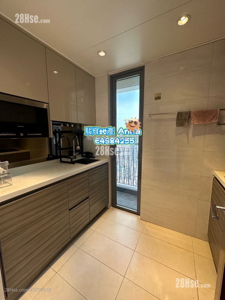 Billionnaire Avant Sell 3 Bedrooms , 1 Bathroom 639 ft²