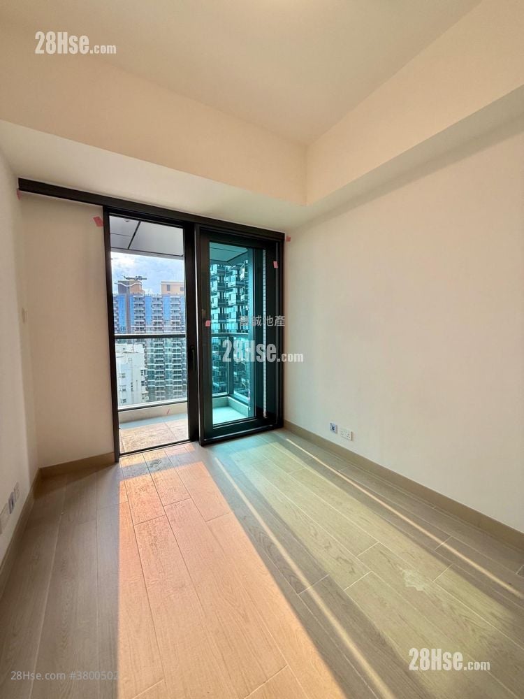 Gold Coast Bay Sell 1 Bedroom , 1 Bathroom 315 ft²