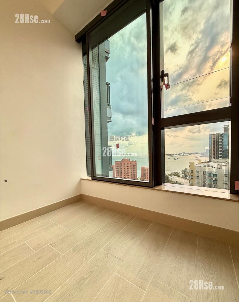 Gold Coast Bay Sell 1 Bedroom , 1 Bathroom 315 ft²