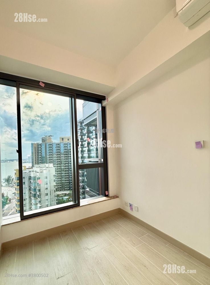 Gold Coast Bay Sell 1 Bedroom , 1 Bathroom 315 ft²