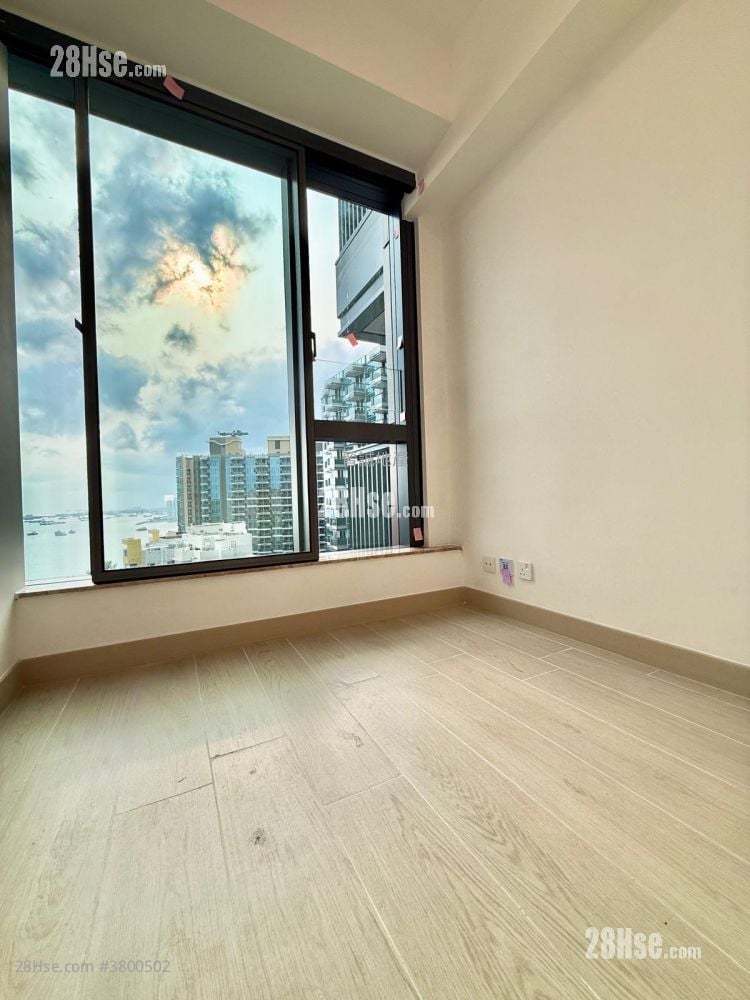 Gold Coast Bay Sell 1 Bedroom , 1 Bathroom 315 ft²