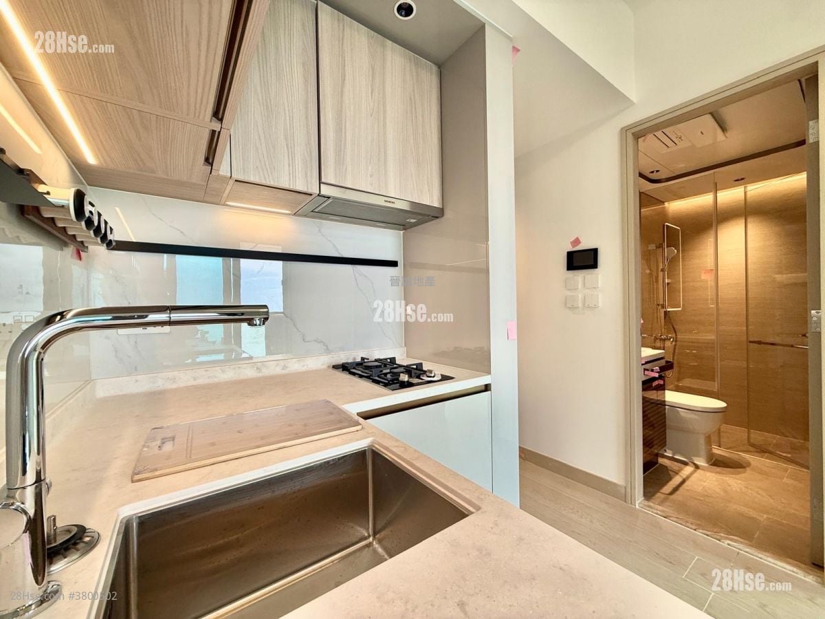 Gold Coast Bay Sell 1 Bedroom , 1 Bathroom 315 ft²