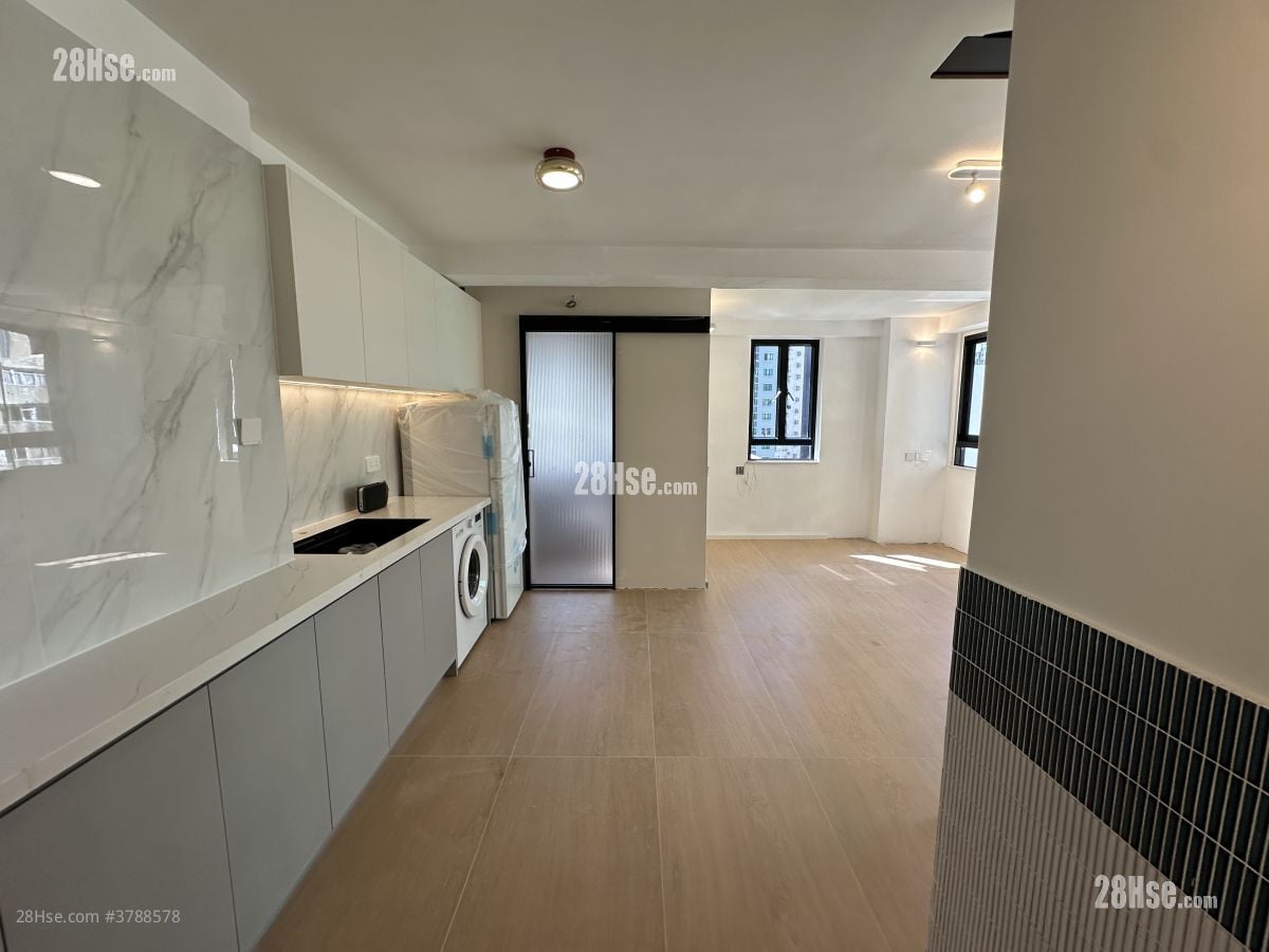 Wah Koon Building Sell 1 Bedroom , 1 Bathroom 335 ft²