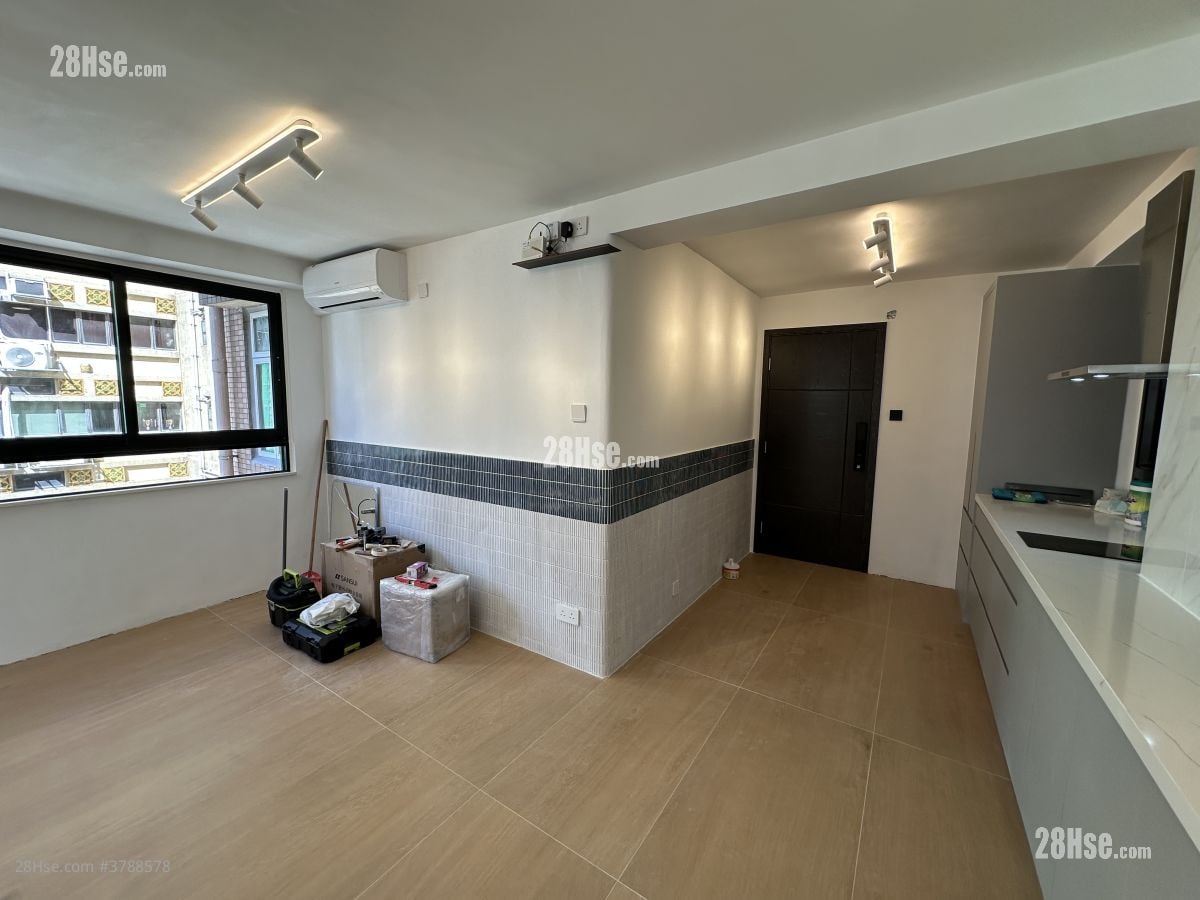 Wah Koon Building Sell 1 Bedroom , 1 Bathroom 335 ft²