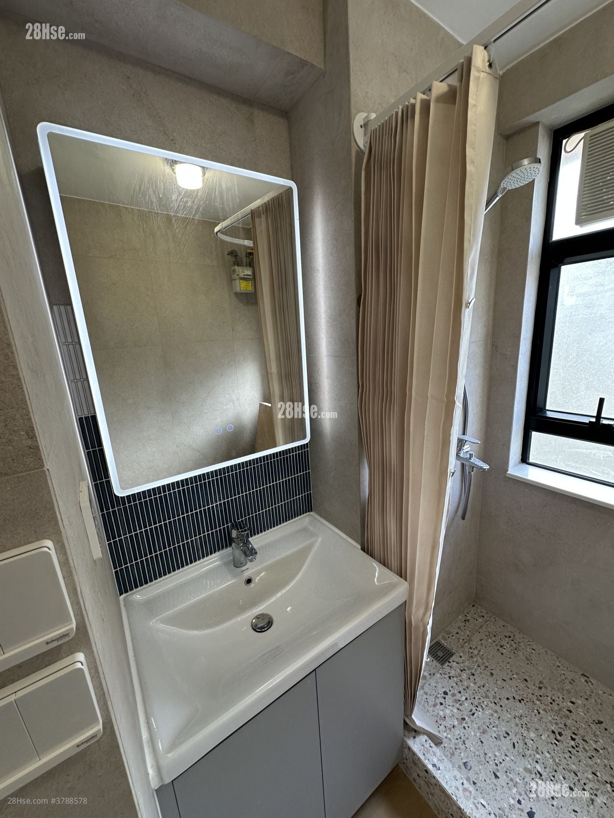 Wah Koon Building Sell 1 Bedroom , 1 Bathroom 335 ft²