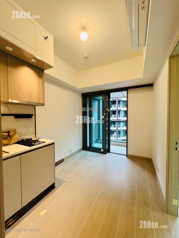 Gold Coast Bay Rental 1 Bedroom , 1 Bathroom 317 ft²