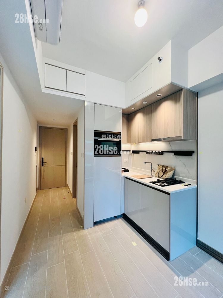 Gold Coast Bay Rental 1 Bedroom , 1 Bathroom 317 ft²