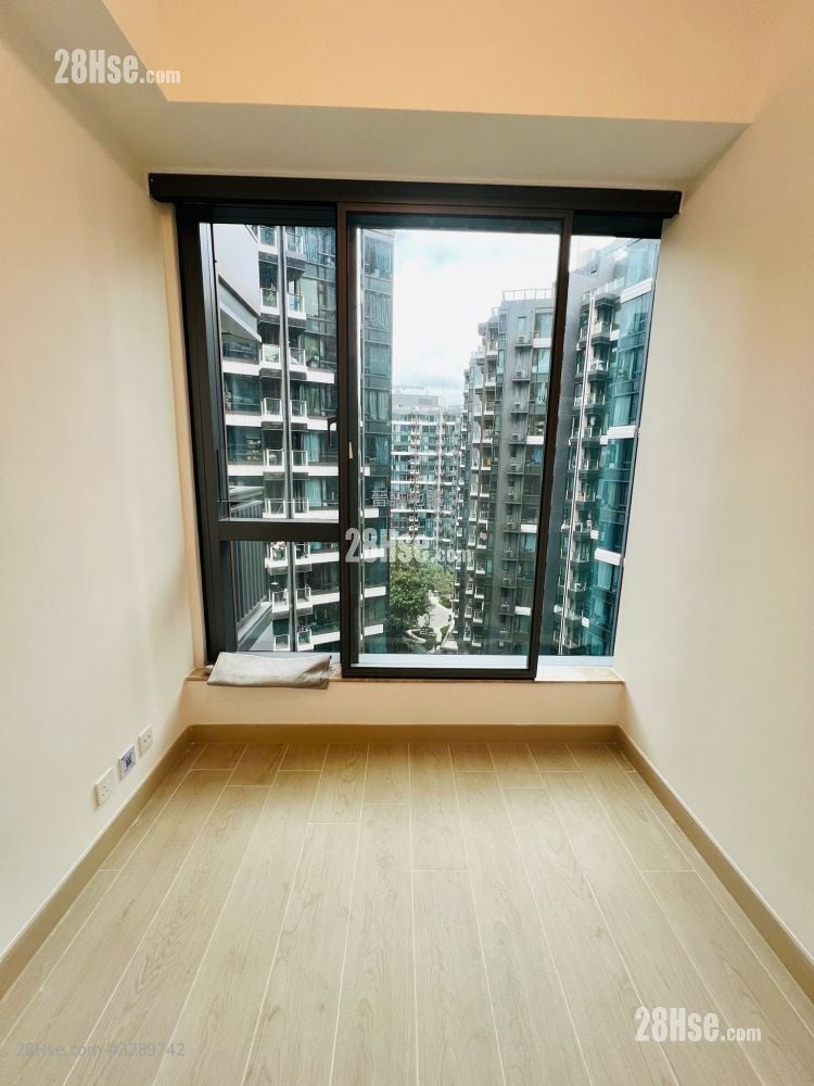 Gold Coast Bay Rental 1 Bedroom , 1 Bathroom 317 ft²