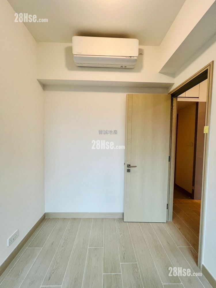 Gold Coast Bay Rental 1 Bedroom , 1 Bathroom 317 ft²