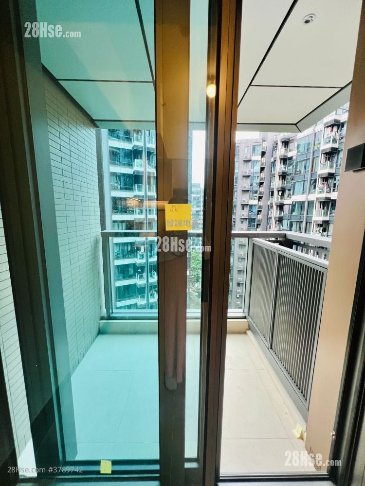 Gold Coast Bay Rental 1 Bedroom , 1 Bathroom 317 ft²