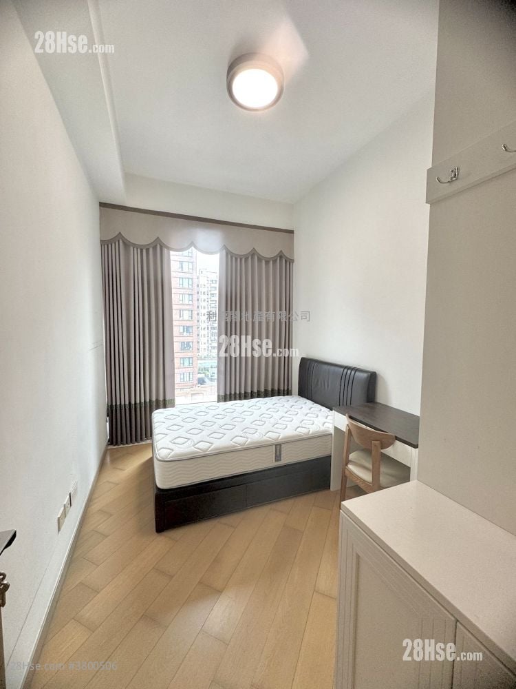 Cristallo Sell 3 Bedrooms , 2 Bathrooms 1,310 ft²