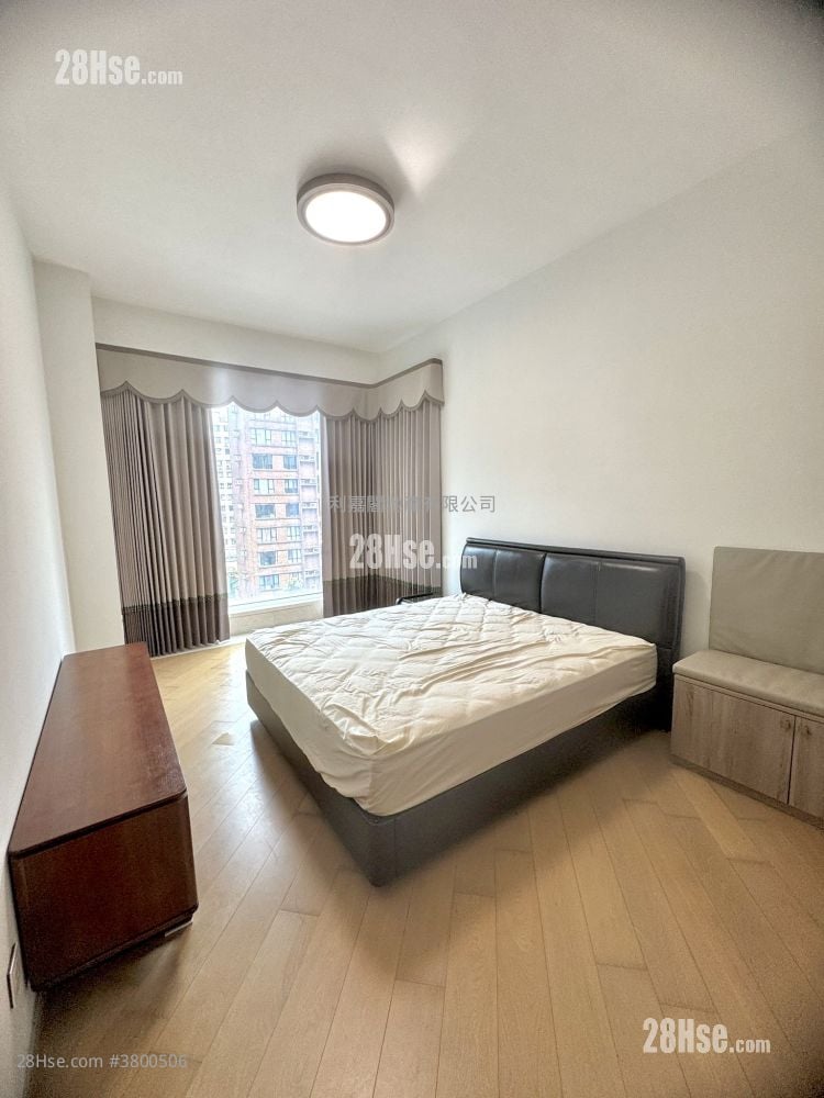 Cristallo Sell 3 Bedrooms , 2 Bathrooms 1,310 ft²