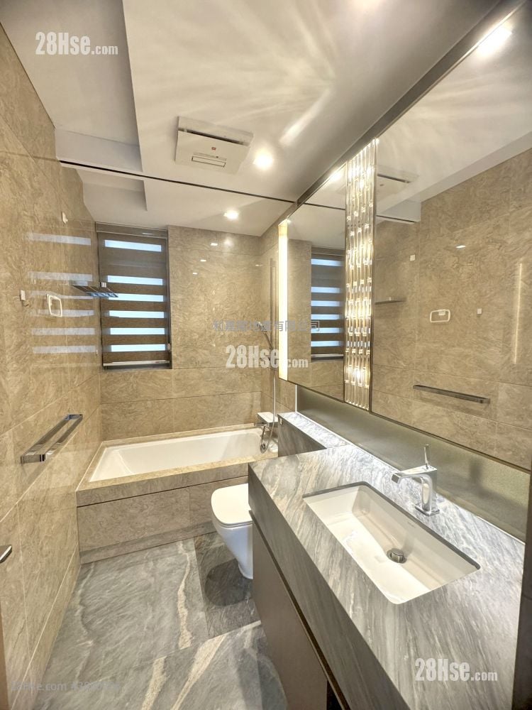 Cristallo Sell 3 Bedrooms , 2 Bathrooms 1,310 ft²