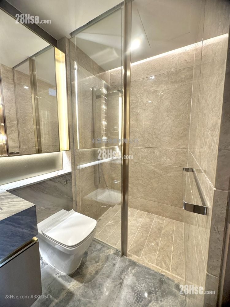 Cristallo Sell 3 Bedrooms , 2 Bathrooms 1,310 ft²