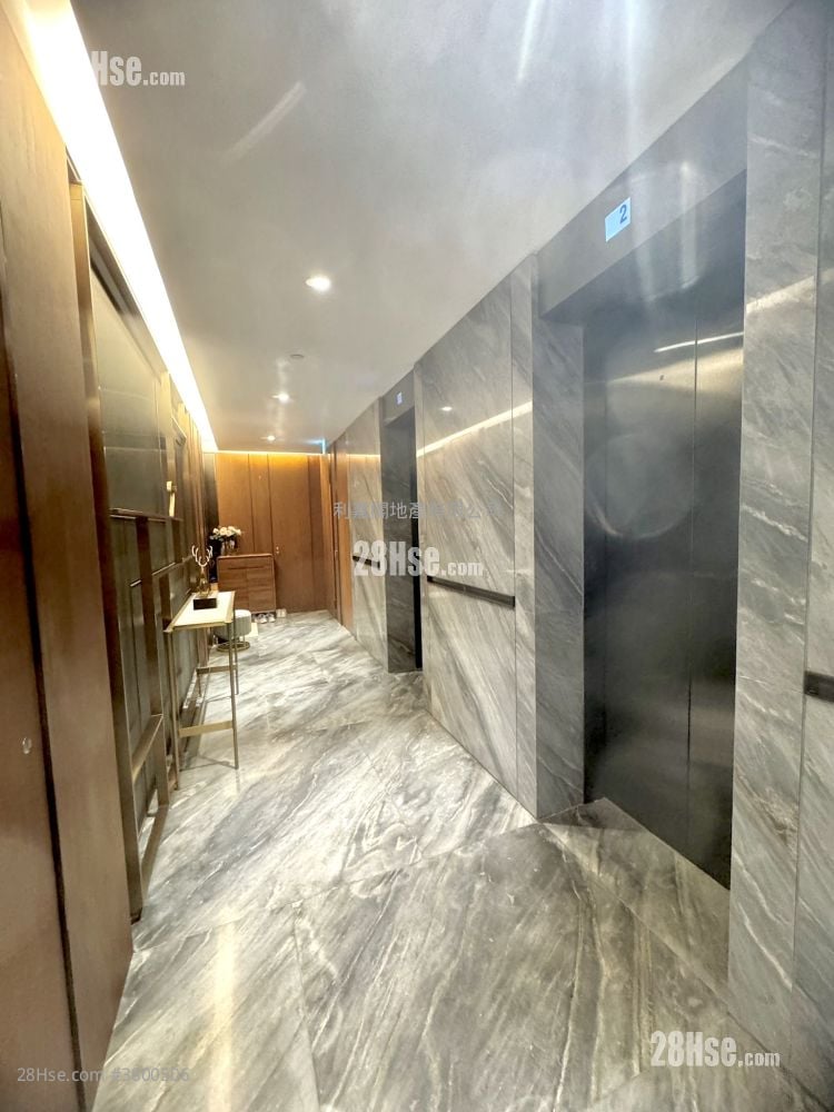 Cristallo Sell 3 Bedrooms , 2 Bathrooms 1,310 ft²