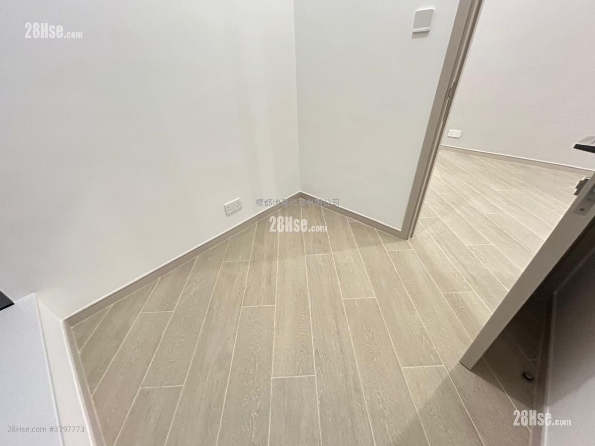 晓柏峰 租盘 2 房 , 1 浴室 365 平方尺