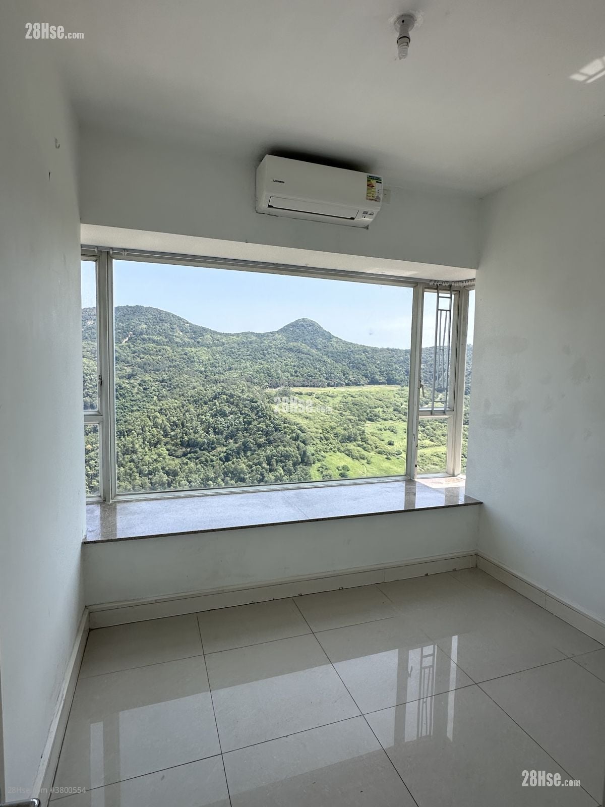 领都 租盘 4 房 , 3 浴室 975 平方尺