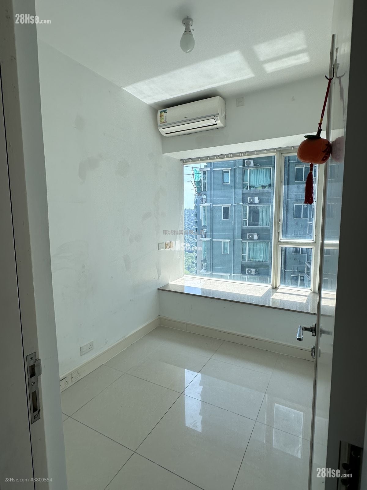 领都 租盘 4 房 , 3 浴室 975 平方尺