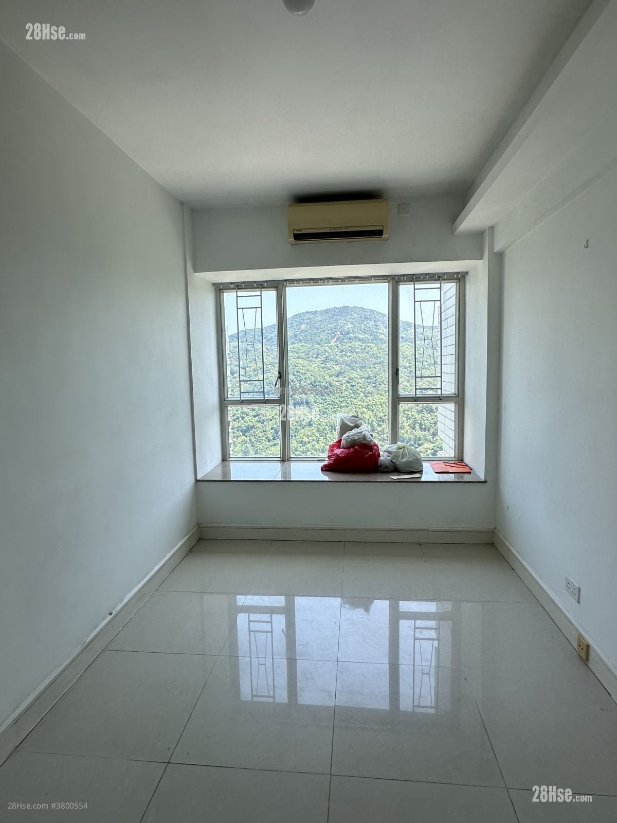 领都 租盘 4 房 , 3 浴室 975 平方尺