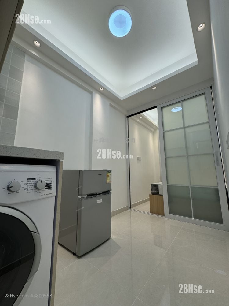 Man Wai Building Sell 4 Bedrooms 665 ft²