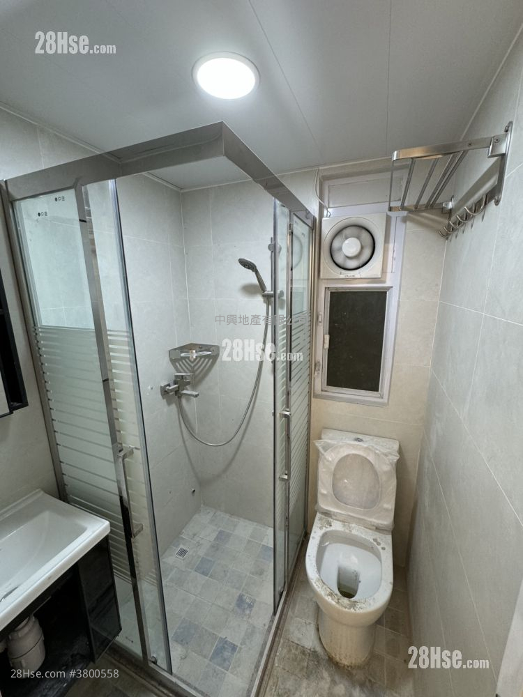 Man Wai Building Sell 4 Bedrooms 665 ft²