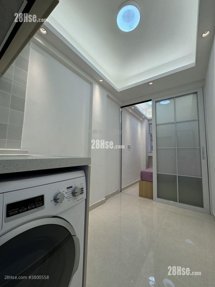 Man Wai Building Sell 4 Bedrooms 665 ft²