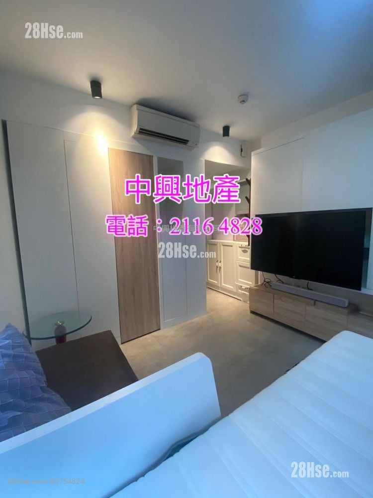 Ava62 Sell Studio , 1 Bathroom 206 ft²