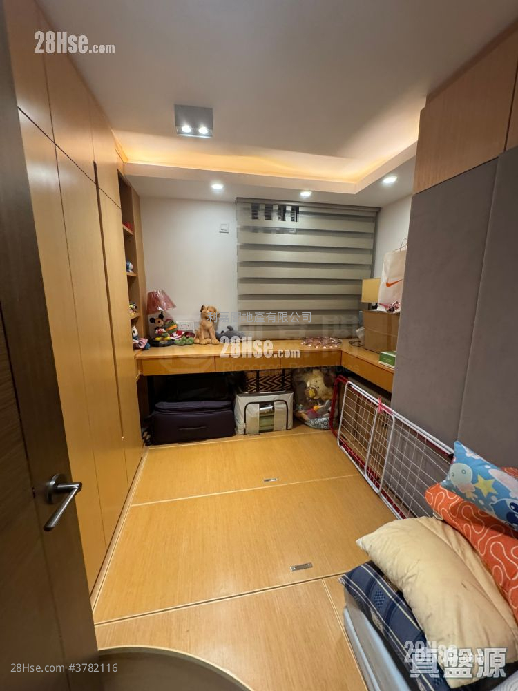 Mei Foo Sun Chuen Sell 3 Bedrooms , 2 Bathrooms 918 ft²