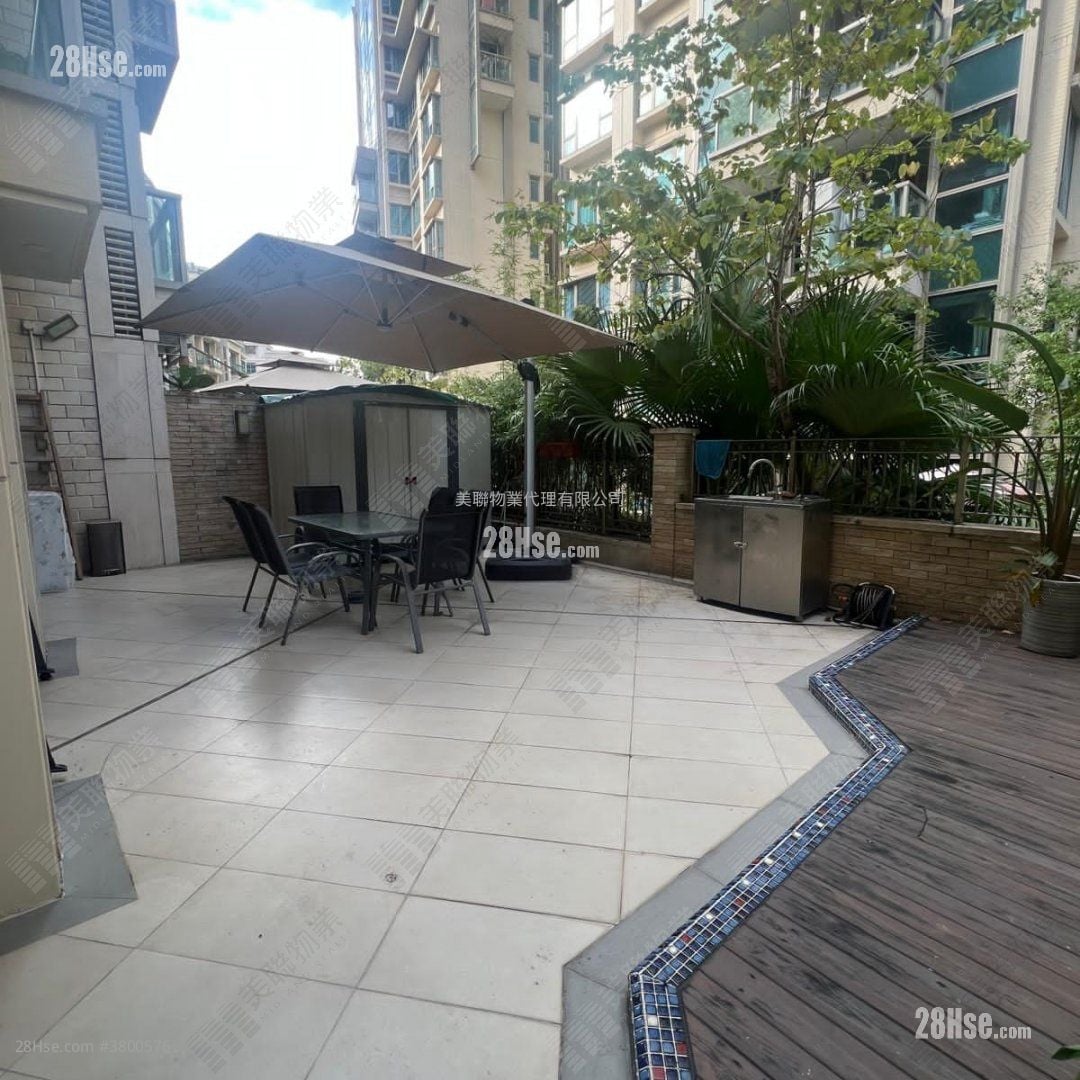 Mayfair By The Sea Rental 3 Bedrooms , 2 Bathrooms 670 ft²