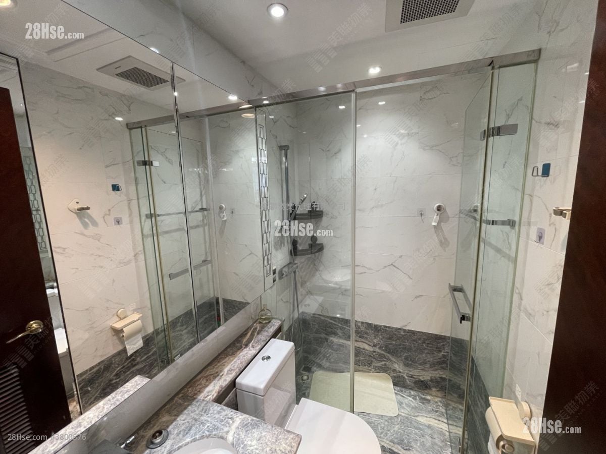 Mayfair By The Sea Rental 3 Bedrooms , 2 Bathrooms 670 ft²