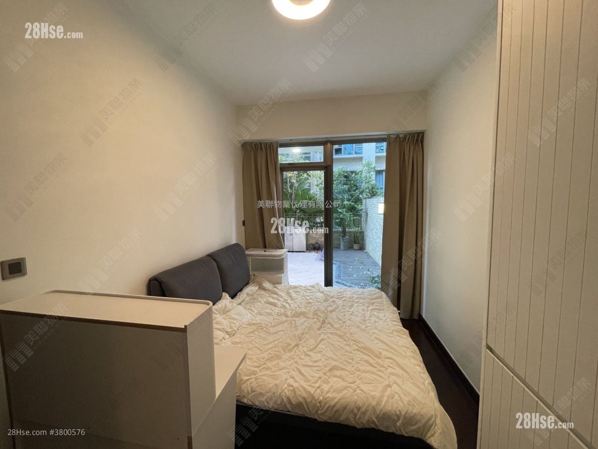 Mayfair By The Sea Rental 3 Bedrooms , 2 Bathrooms 670 ft²