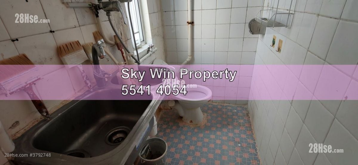 唐楼 售盘 2 房 , 1 浴室 360 平方尺