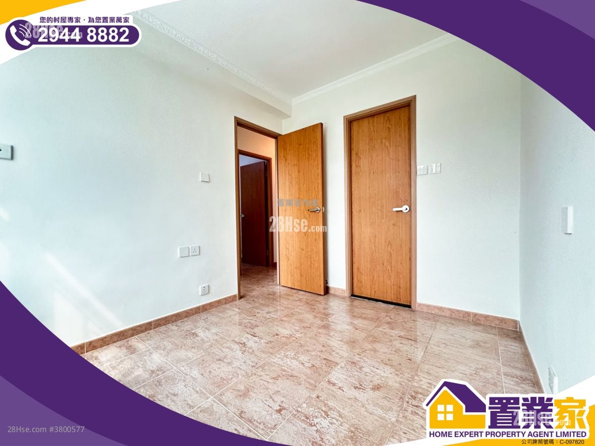 村屋 售盘 3 房 , 2 浴室 700 平方尺