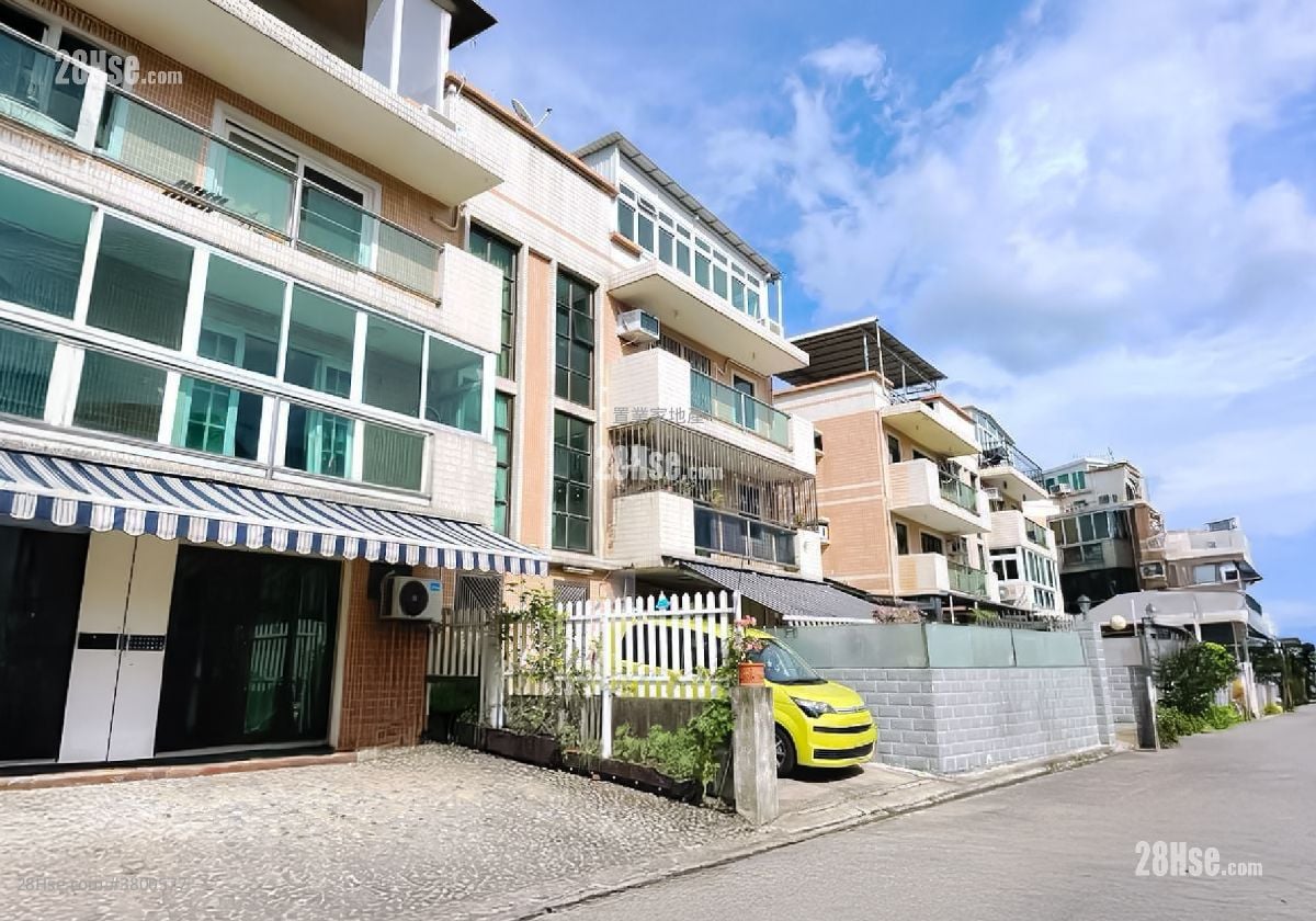 村屋 售盘 3 房 , 2 浴室 700 平方尺