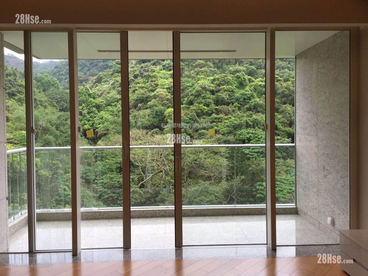 Peak One Rental 4 Bedrooms , 2 Bathrooms 1,939 ft²