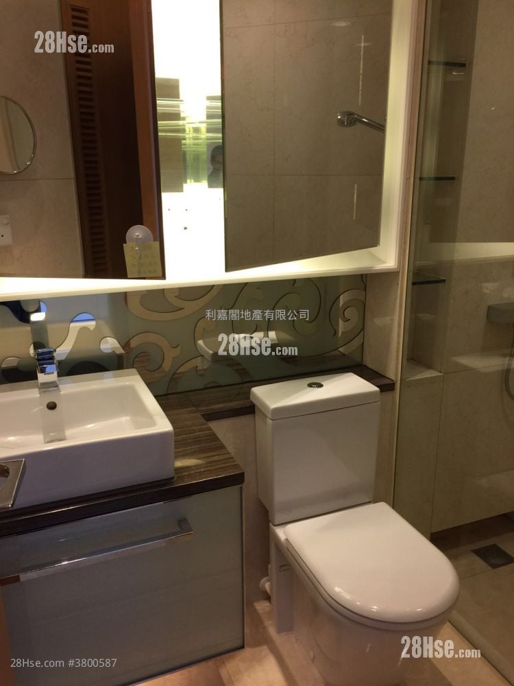 Peak One Rental 4 Bedrooms , 2 Bathrooms 1,939 ft²