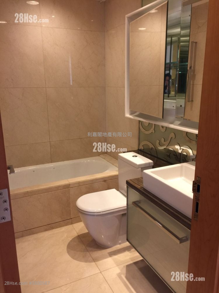 Peak One Rental 4 Bedrooms , 2 Bathrooms 1,939 ft²