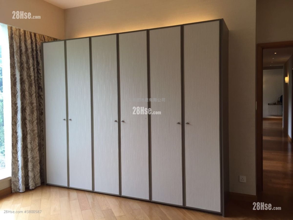 Peak One Rental 4 Bedrooms , 2 Bathrooms 1,939 ft²