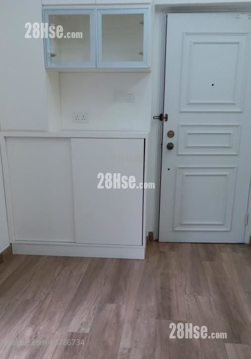 Beautiful Garden Rental 2 Bedrooms , 1 Bathroom 293 ft²