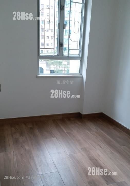 Beautiful Garden Rental 2 Bedrooms , 1 Bathroom 293 ft²