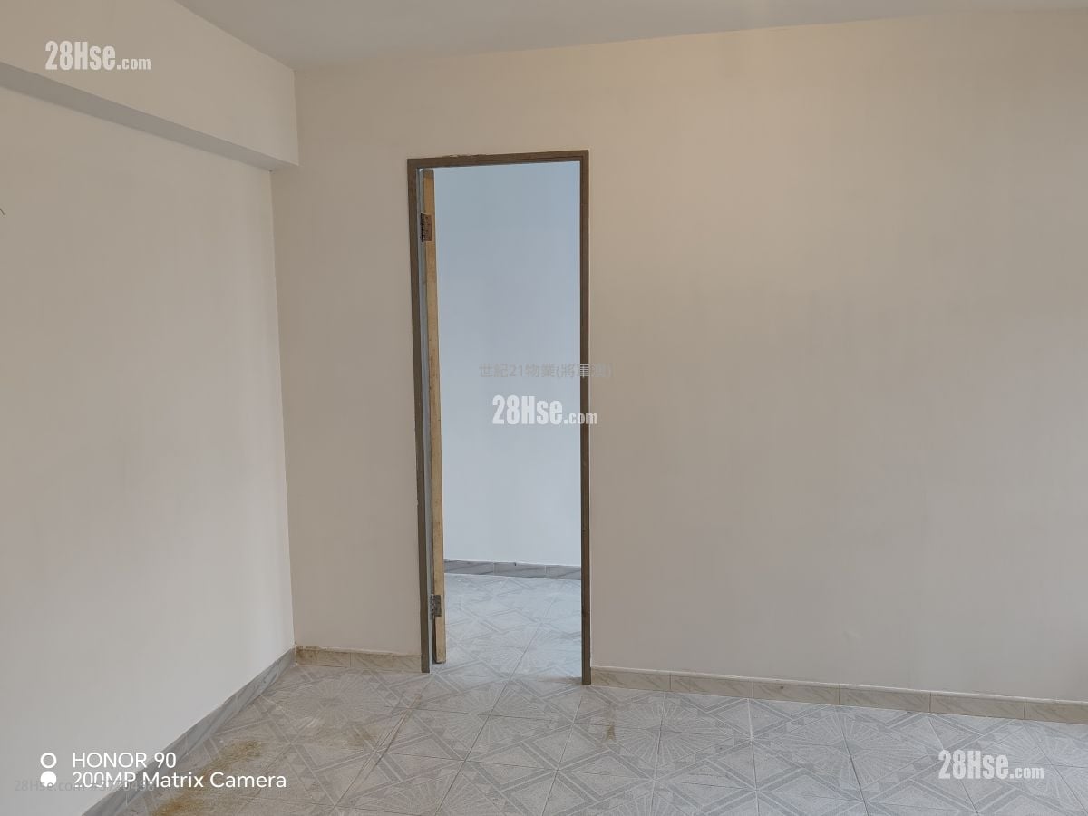 King Lam Estate Sell 485 ft²